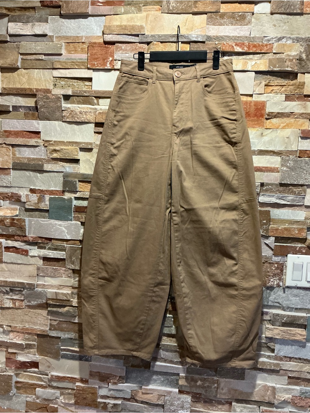 Vero Moda High-Rise Camel Super Wide Barrel Pants Sales Sample